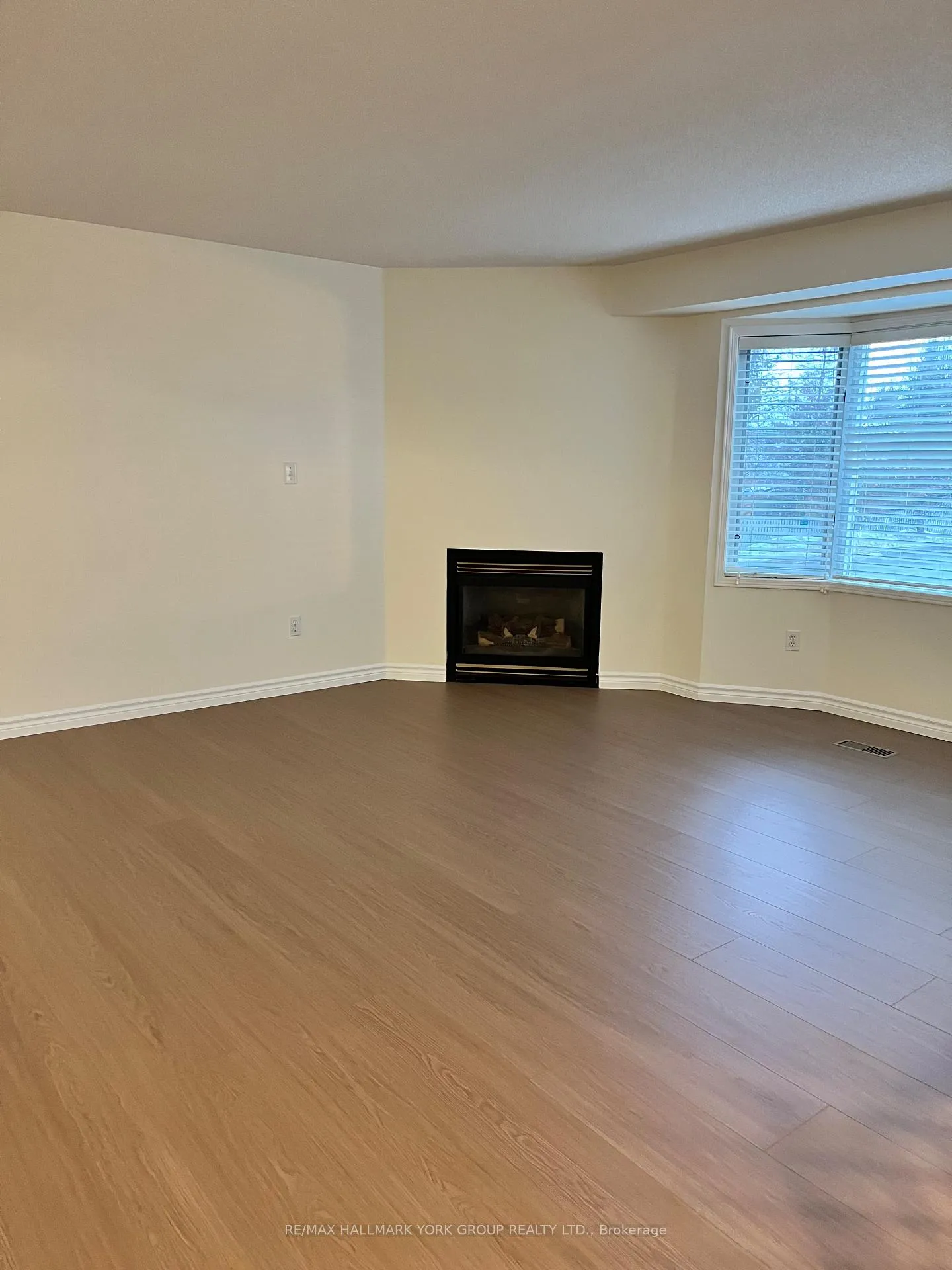 Photo 1 of Unit 34, 490 Veterans Drive, Barrie, Holly — HOMEH