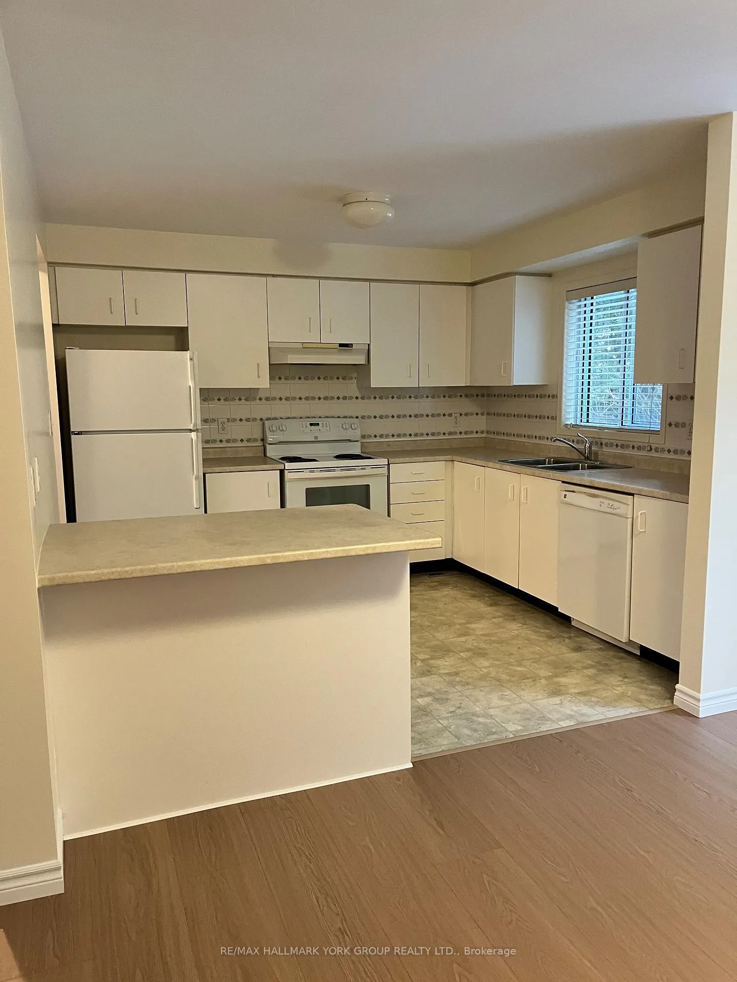 Photo 4 of Unit 34, 490 Veterans Drive, Barrie, Holly — HOMEH