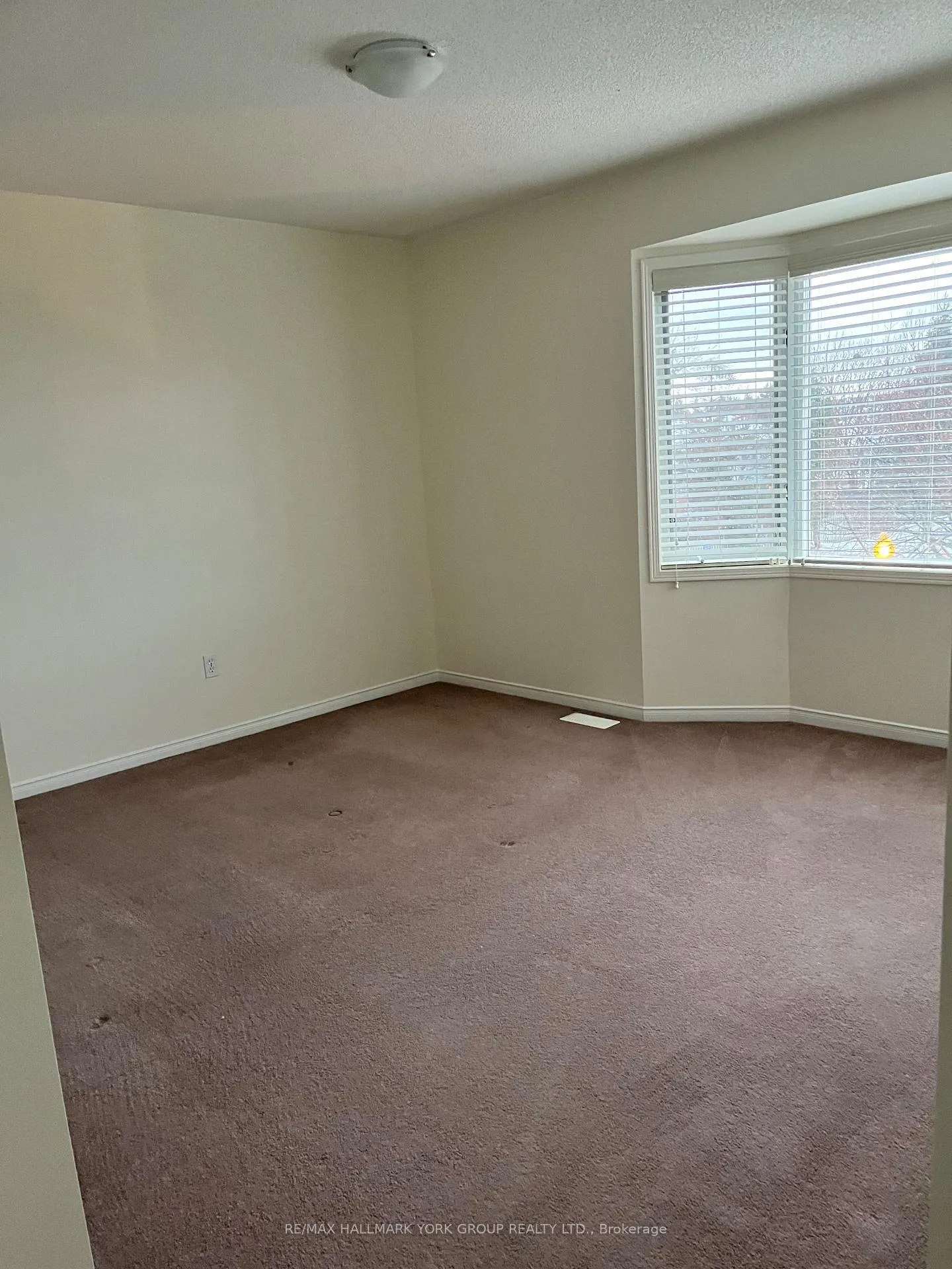 Photo 6 of Unit 34, 490 Veterans Drive, Barrie, Holly — HOMEH