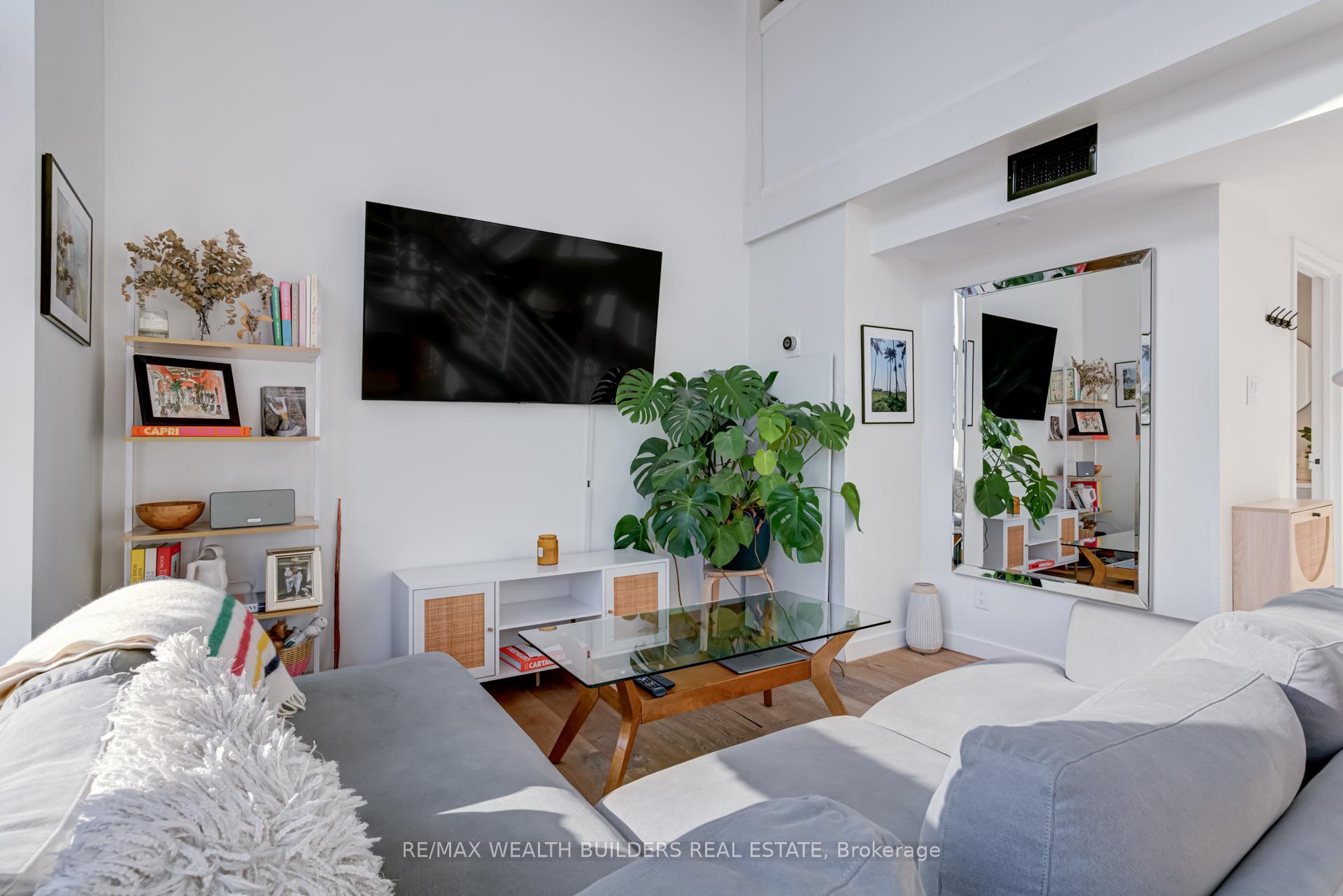 Photo 3 of Unit 403, 393 King Street E, Toronto, Moss Park — HOMEH