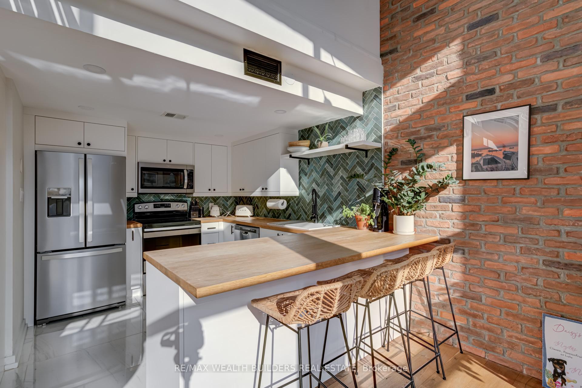 Photo 6 of Unit 403, 393 King Street E, Toronto, Moss Park — HOMEH