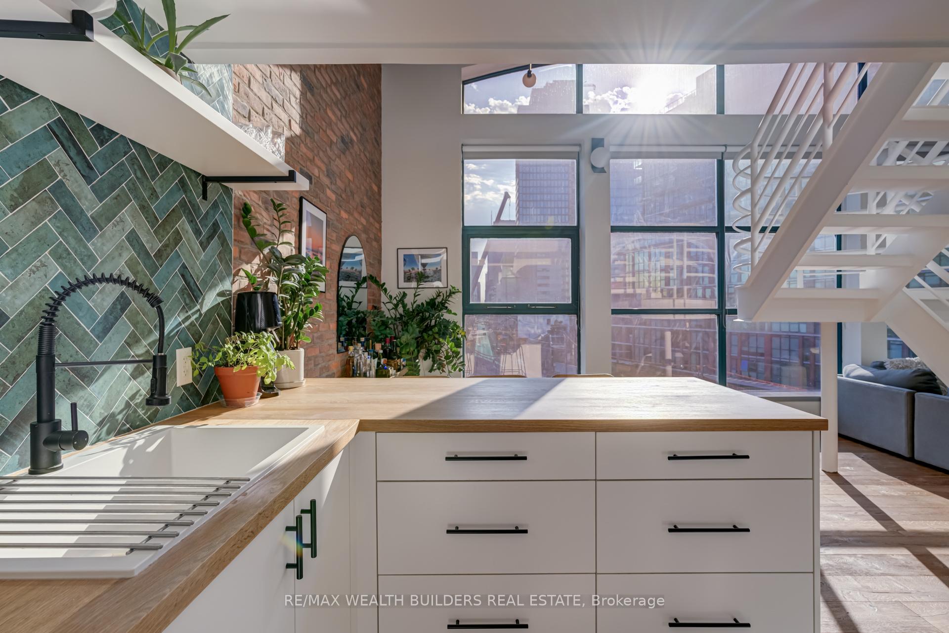 Photo 7 of Unit 403, 393 King Street E, Toronto, Moss Park — HOMEH