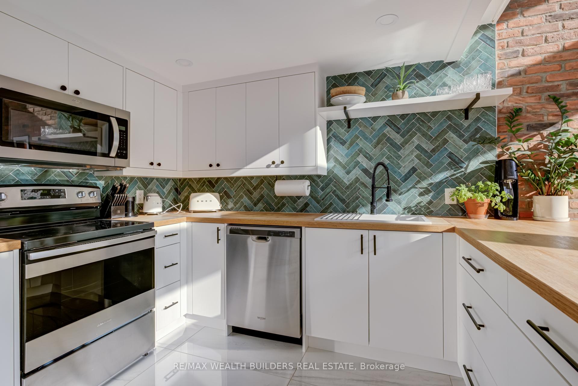 Photo 8 of Unit 403, 393 King Street E, Toronto, Moss Park — HOMEH