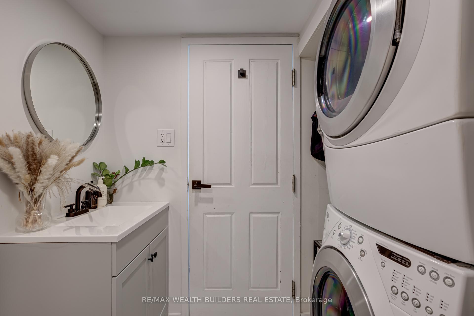 Photo 10 of Unit 403, 393 King Street E, Toronto, Moss Park — HOMEH