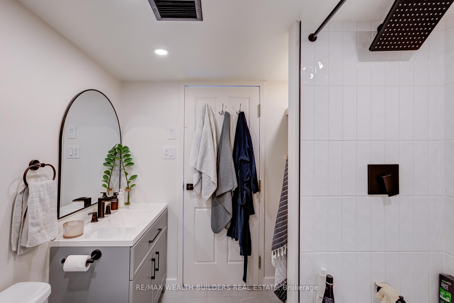 Photo 16 of Unit 403, 393 King Street E, Toronto, Moss Park — HOMEH