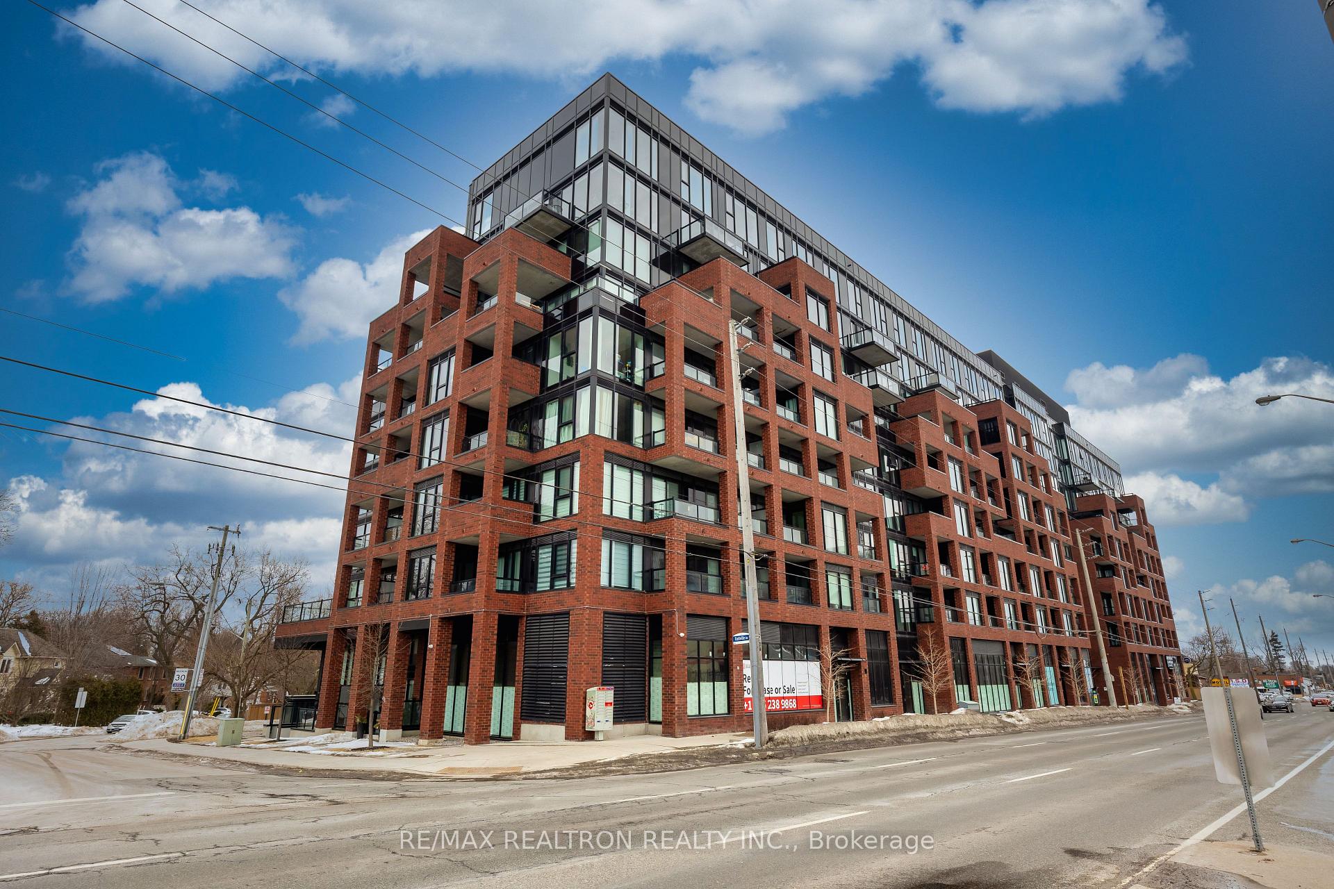 Front of Unit 910, 2799 Kingston Road