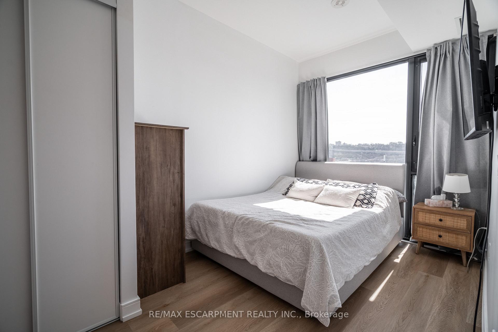 Photo 10 of Unit 1504, 1 Jarvis Street, Hamilton, Beasley — HOMEH