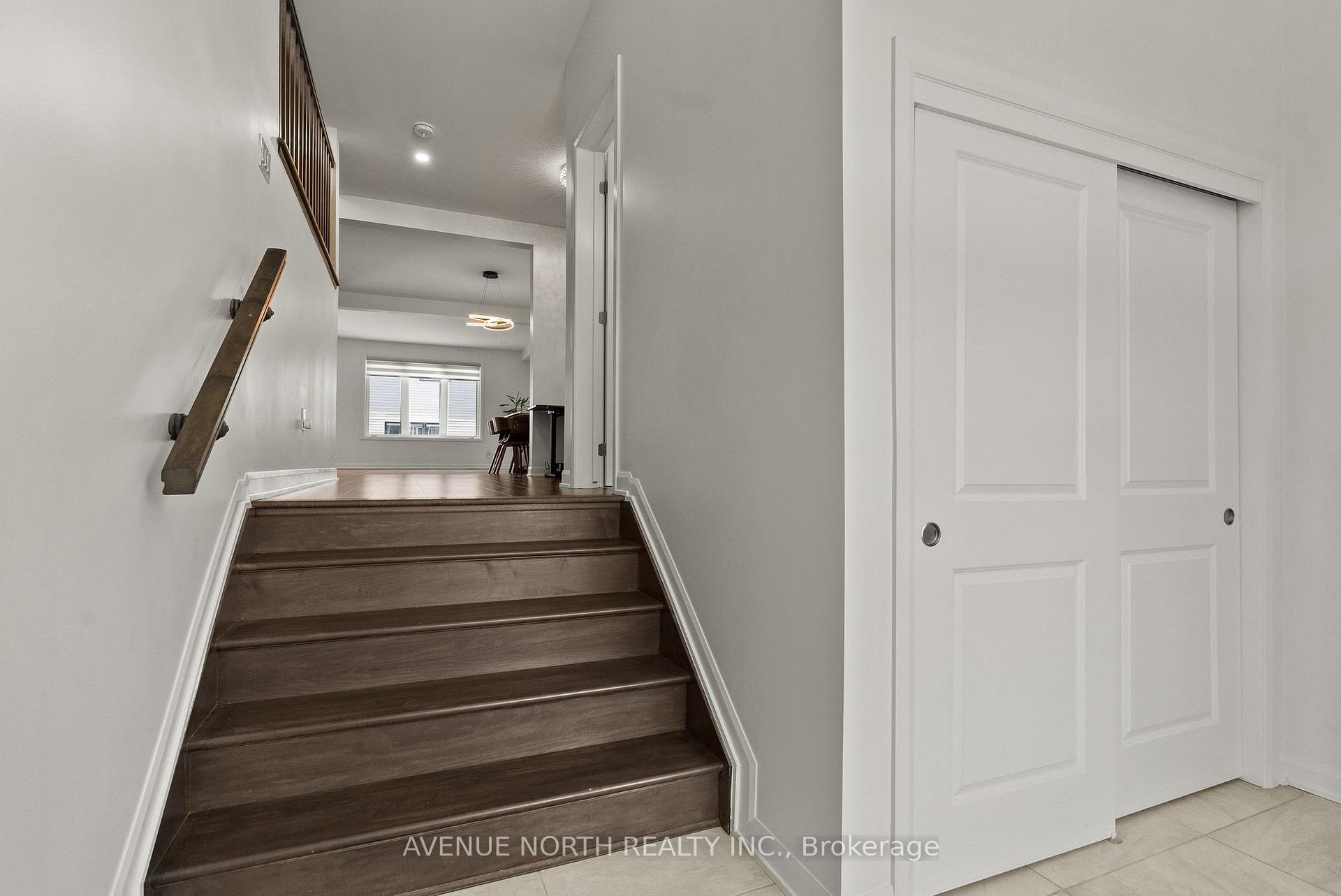 Photo 4 of 17 Fossa Terrace, Ottawa, Barrhaven - Half Moon Bay — HOMEH