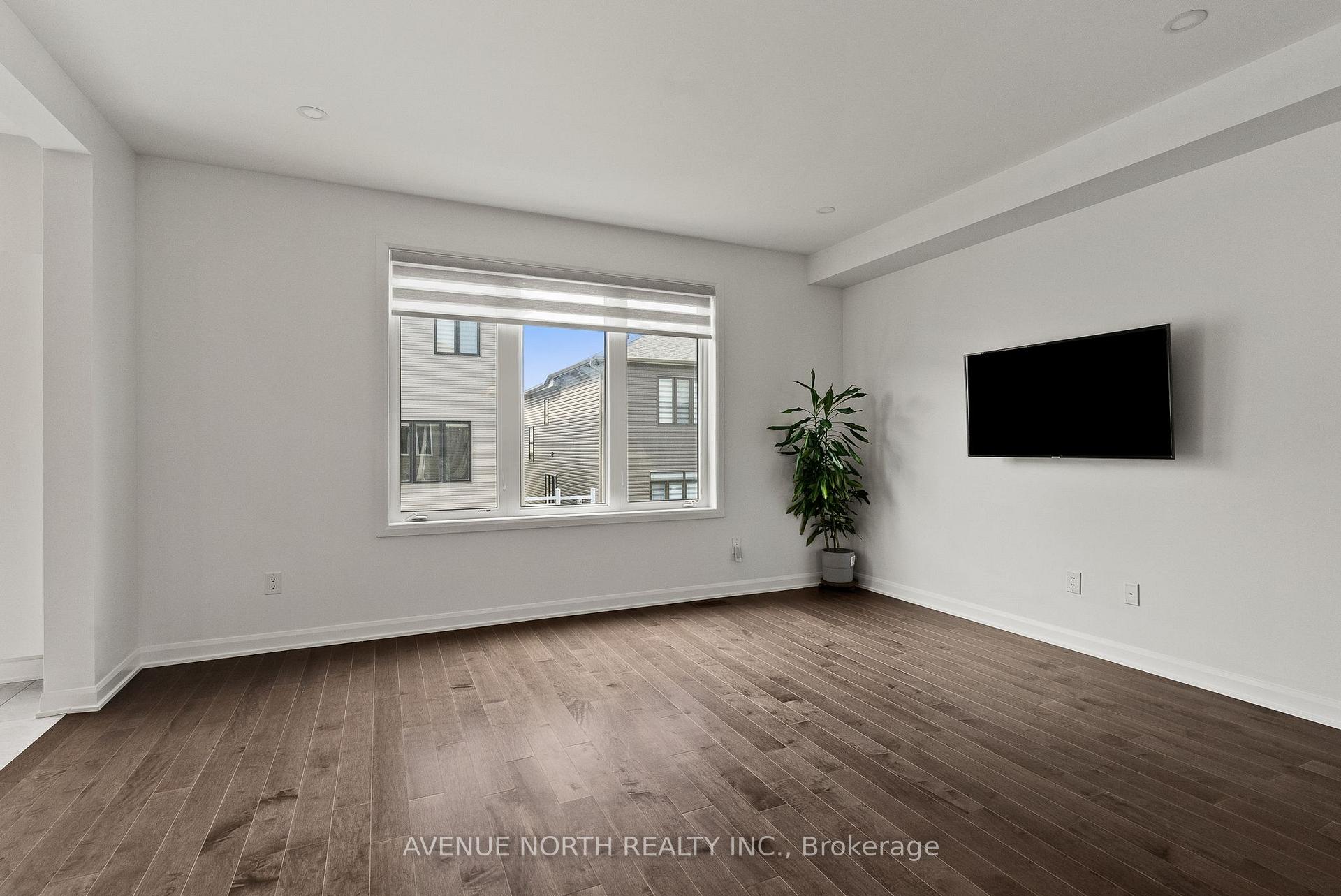 Photo 13 of 17 Fossa Terrace, Ottawa, Barrhaven - Half Moon Bay — HOMEH