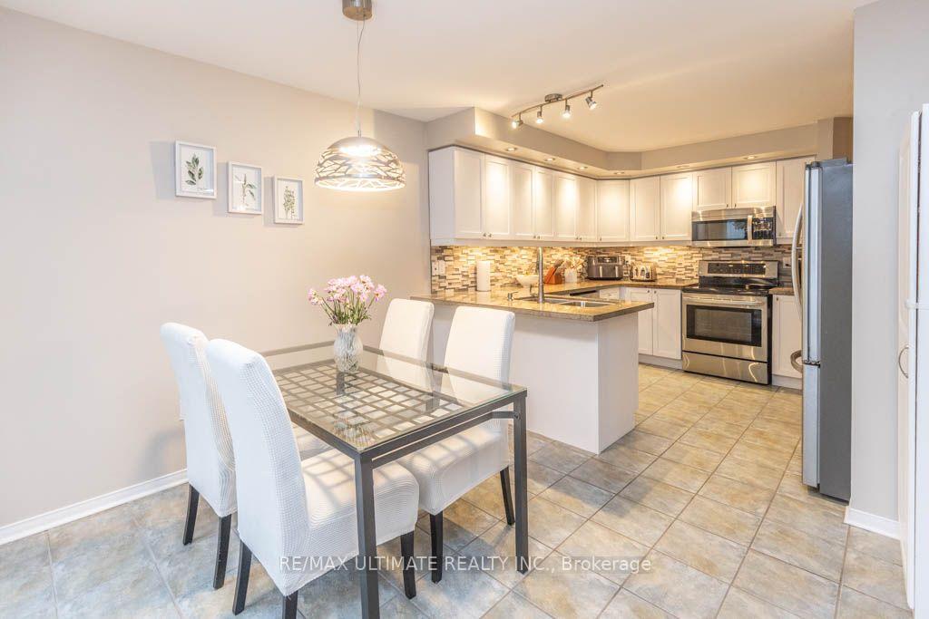 Photo 7 of 46 Beaumaris Crescent, Whitby, Brooklin — HOMEH