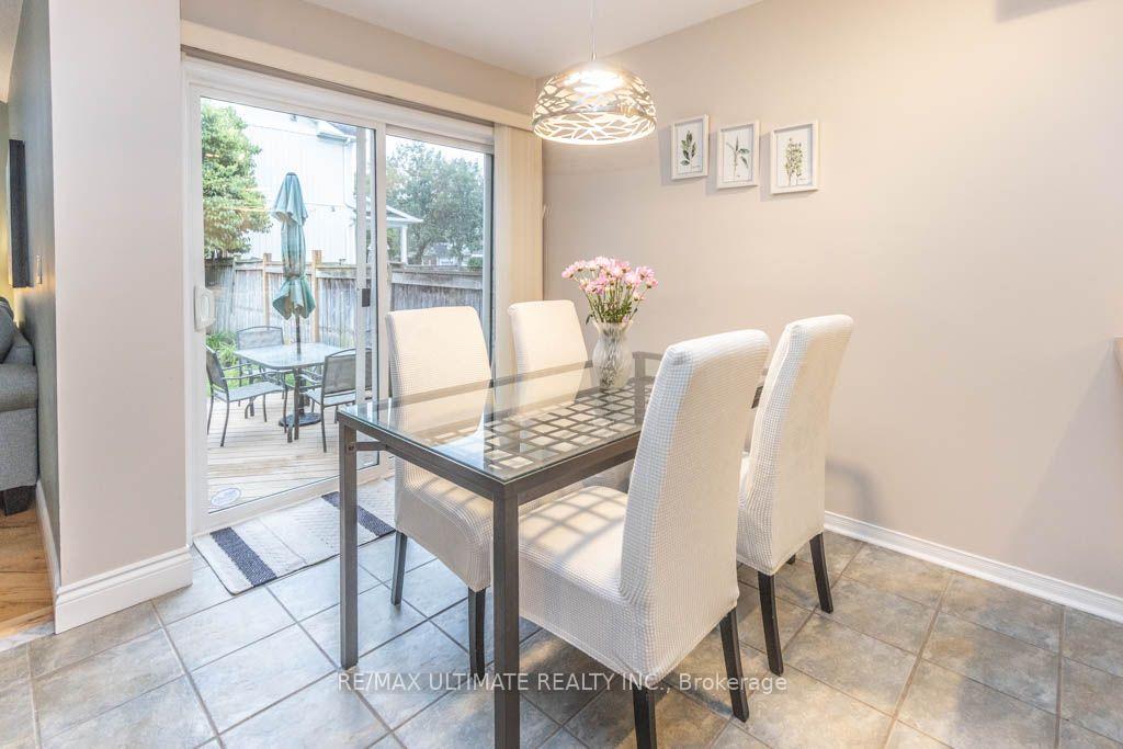Photo 10 of 46 Beaumaris Crescent, Whitby, Brooklin — HOMEH