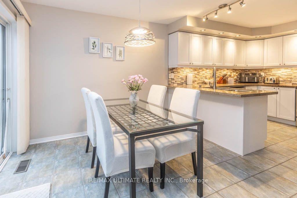 Photo 11 of 46 Beaumaris Crescent, Whitby, Brooklin — HOMEH