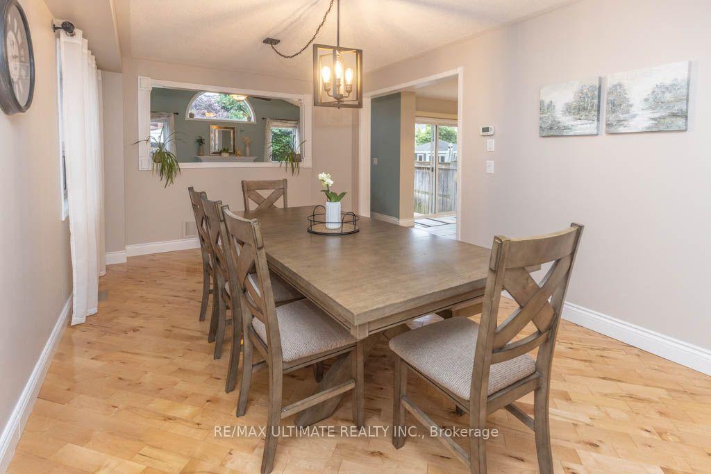Photo 13 of 46 Beaumaris Crescent, Whitby, Brooklin — HOMEH