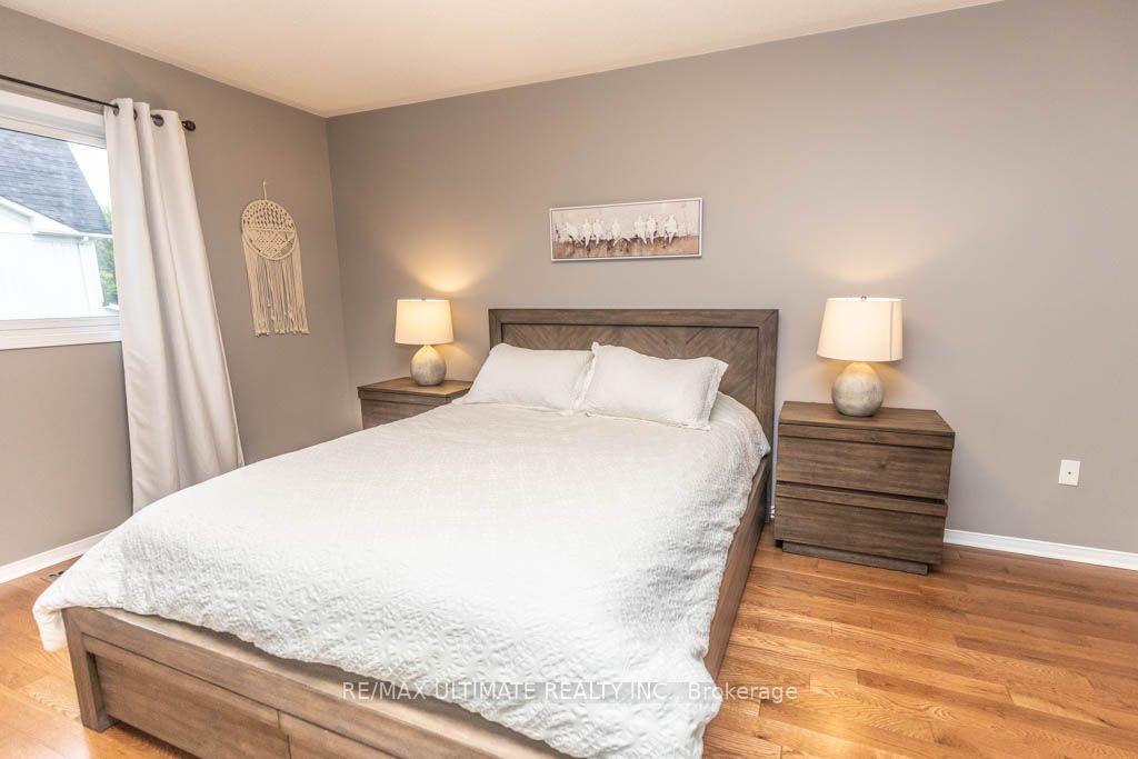 Photo 15 of 46 Beaumaris Crescent, Whitby, Brooklin — HOMEH