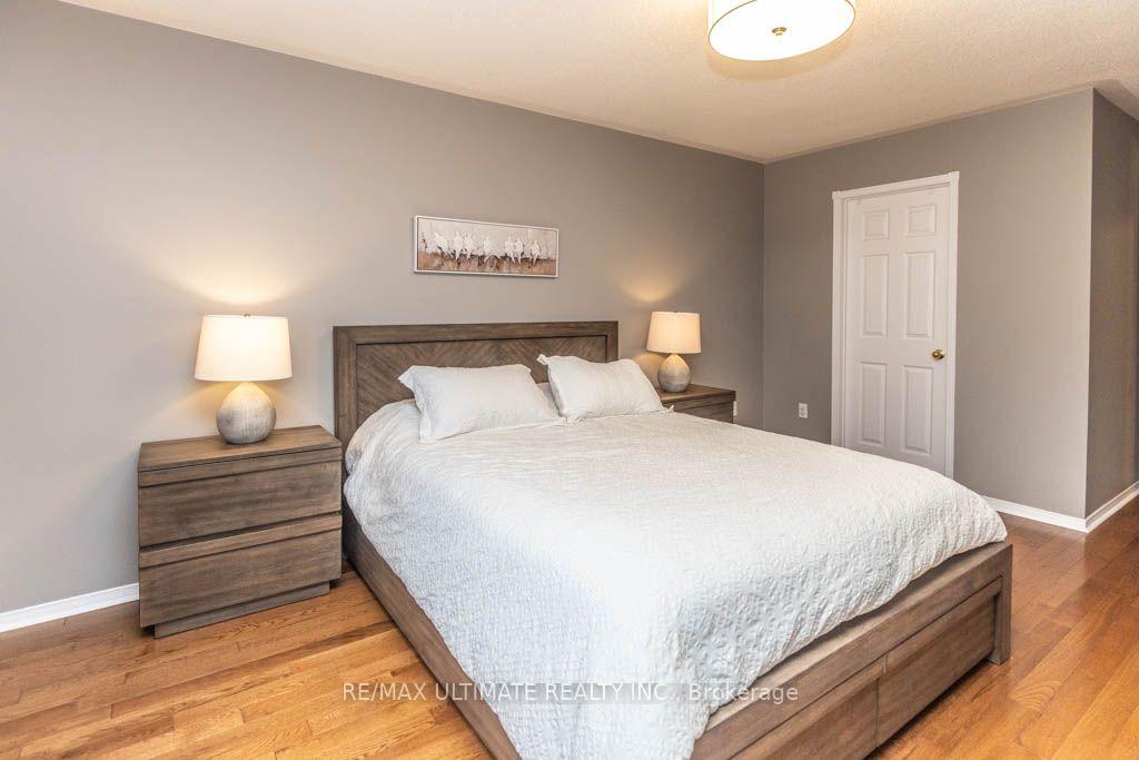 Photo 16 of 46 Beaumaris Crescent, Whitby, Brooklin — HOMEH
