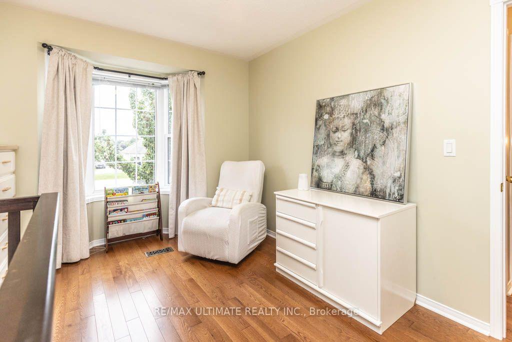 Photo 22 of 46 Beaumaris Crescent, Whitby, Brooklin — HOMEH