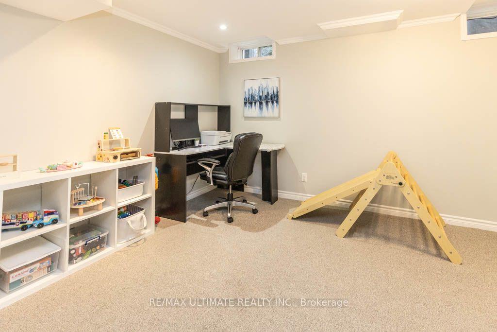 Photo 33 of 46 Beaumaris Crescent, Whitby, Brooklin — HOMEH