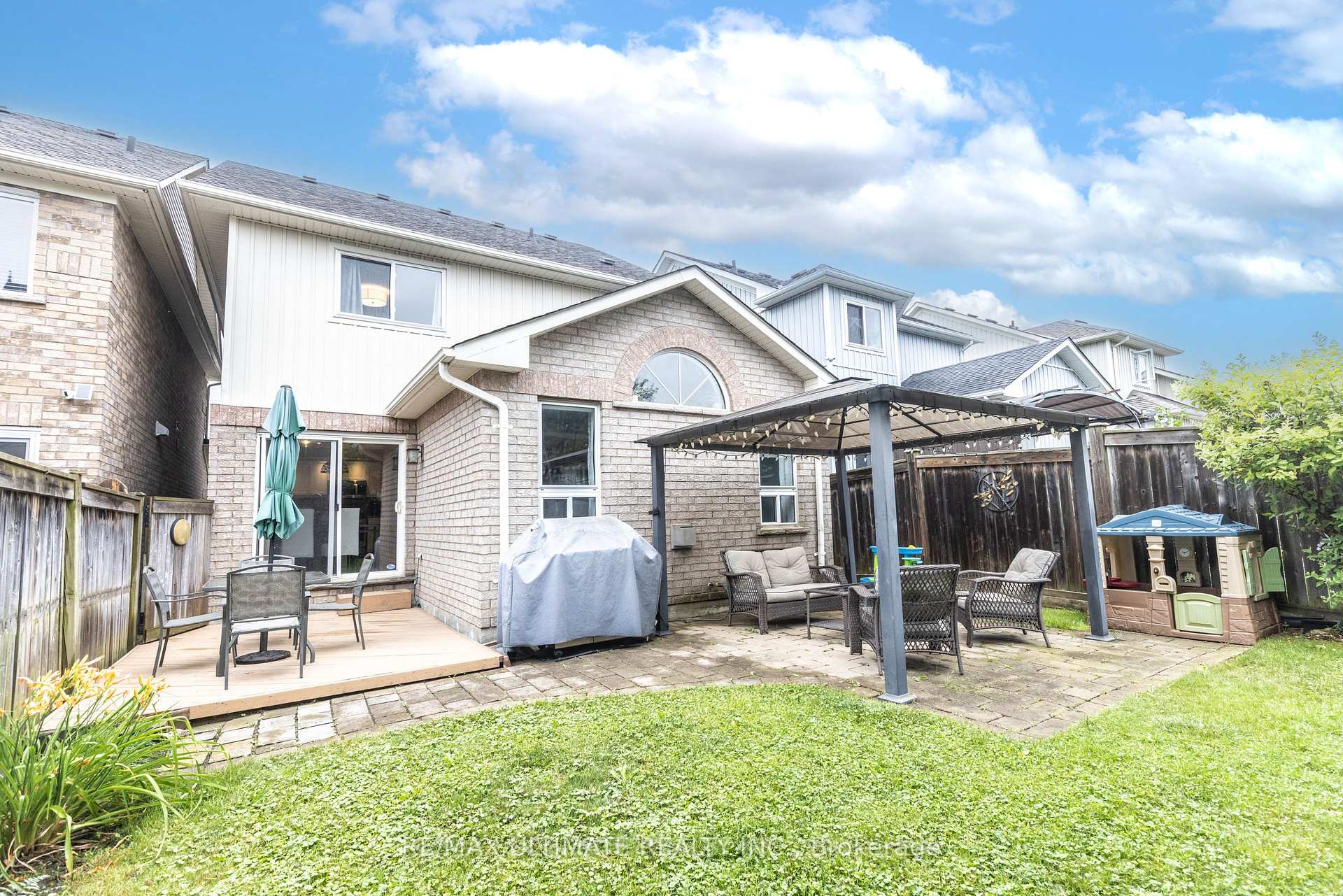 Photo 36 of 46 Beaumaris Crescent, Whitby, Brooklin — HOMEH