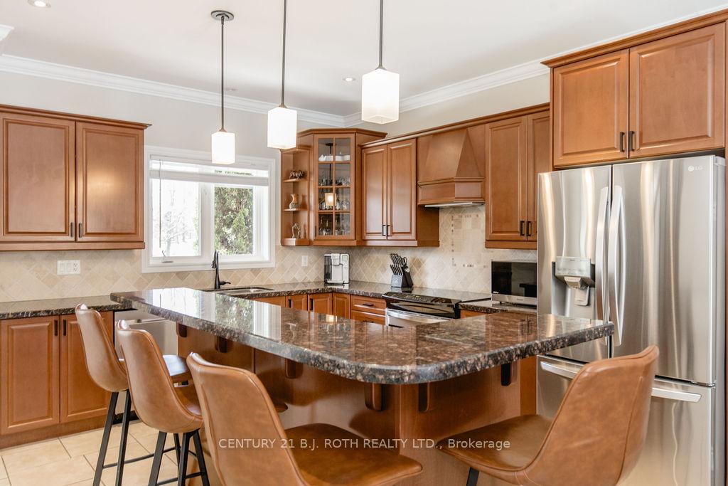 Photo 6 of 12 Lloyd Cook Drive E, Springwater, Snow Valley — HOMEH