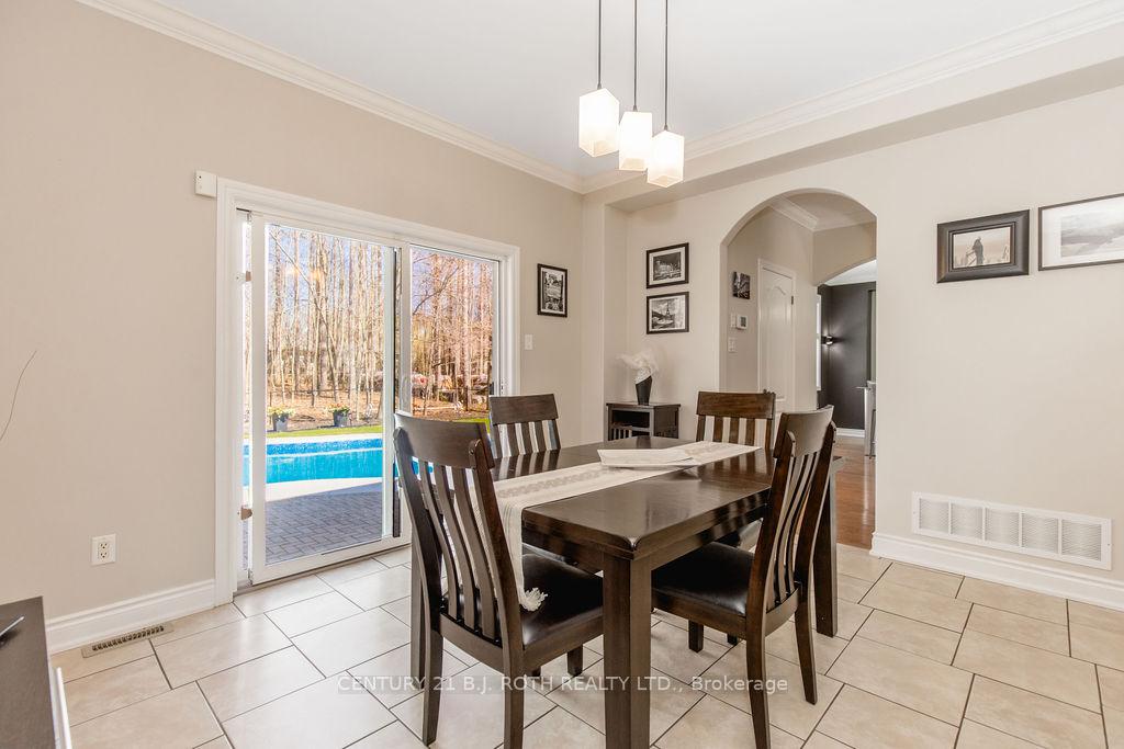 Photo 8 of 12 Lloyd Cook Drive E, Springwater, Snow Valley — HOMEH