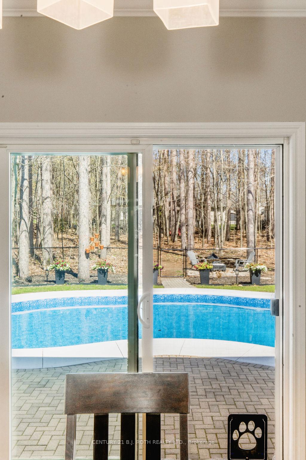 Photo 10 of 12 Lloyd Cook Drive E, Springwater, Snow Valley — HOMEH