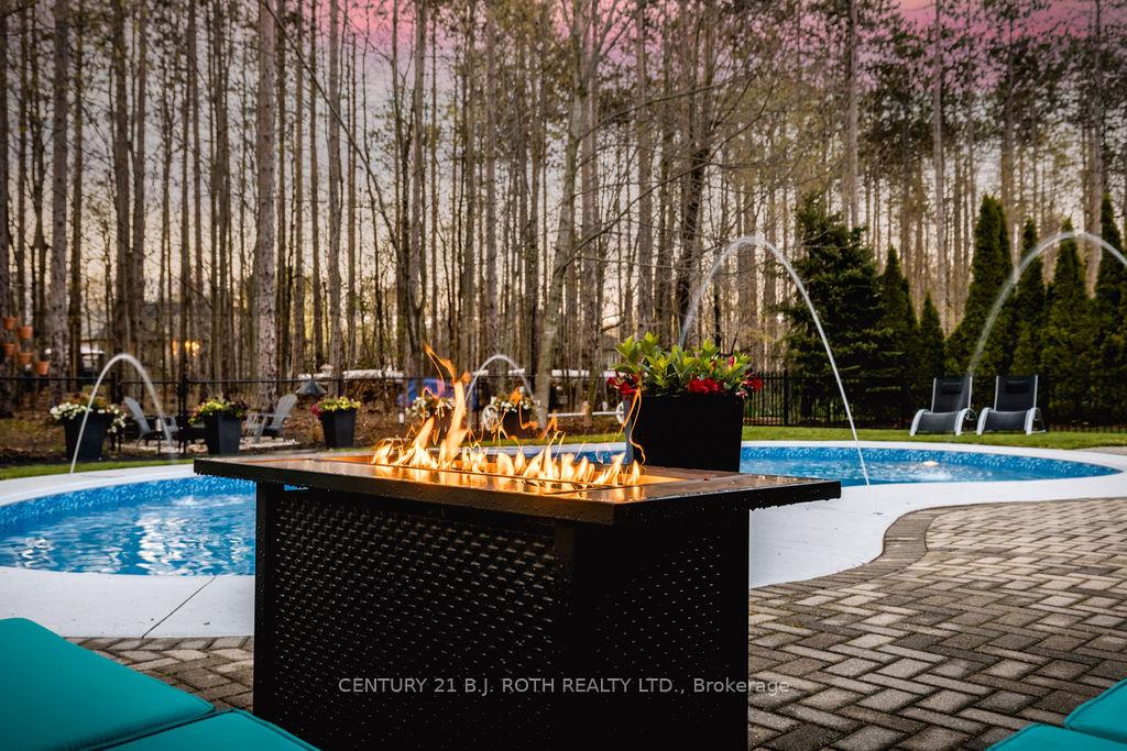 Photo 46 of 12 Lloyd Cook Drive E, Springwater, Snow Valley — HOMEH
