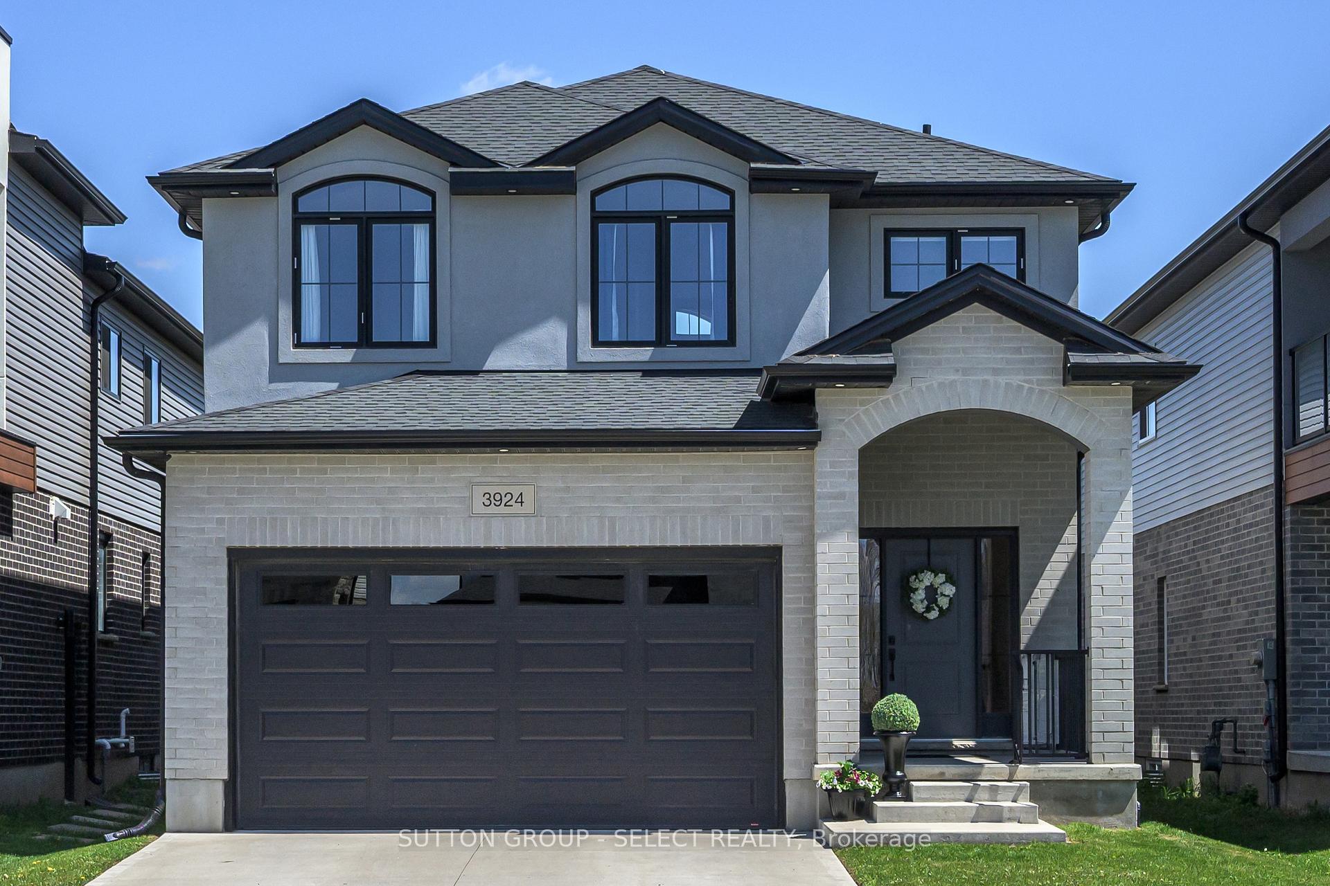 Front of 3924 Campbell Street N