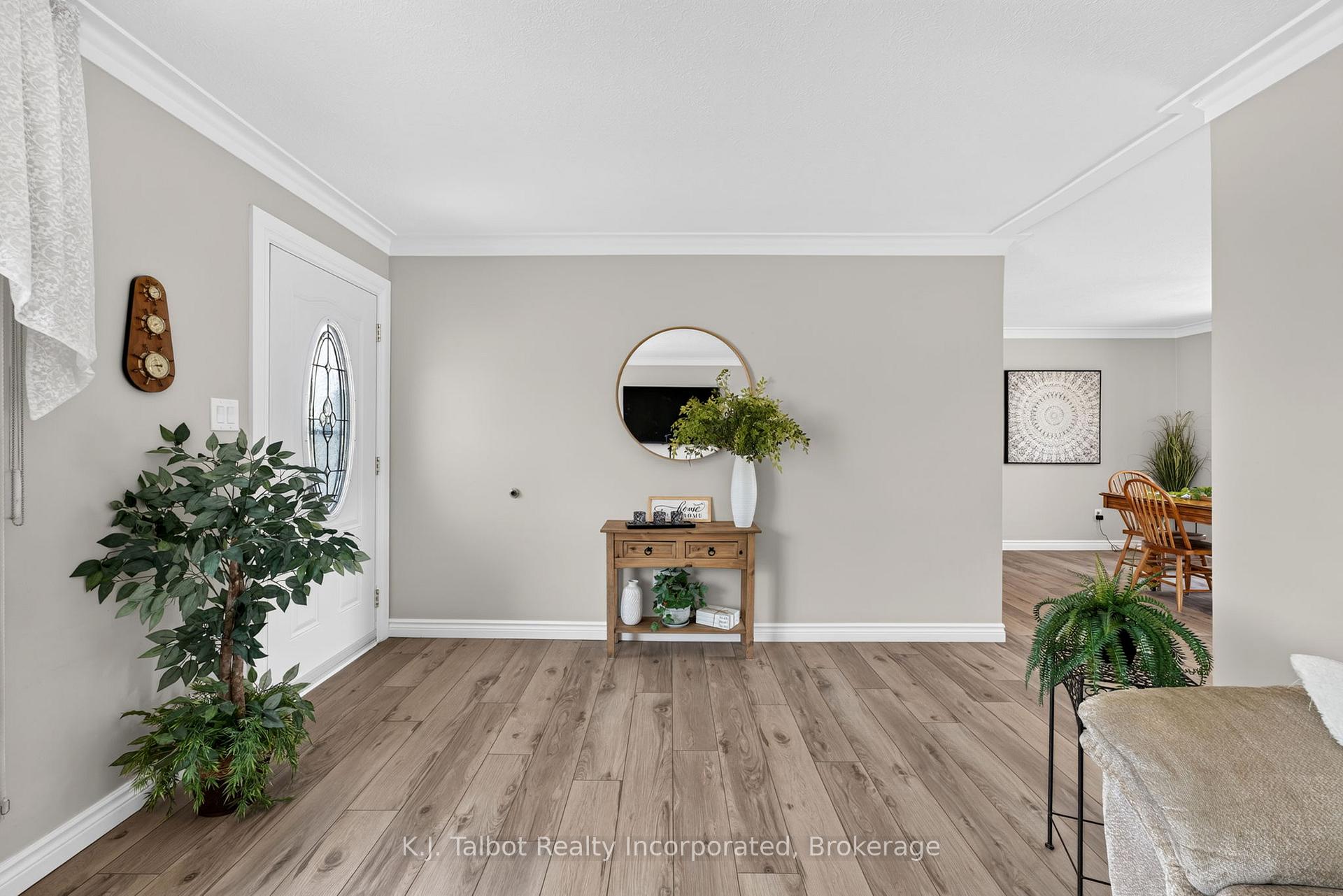 Photo 10 of 382 Huron Road, Goderich, Goderich (Town) — HOMEH
