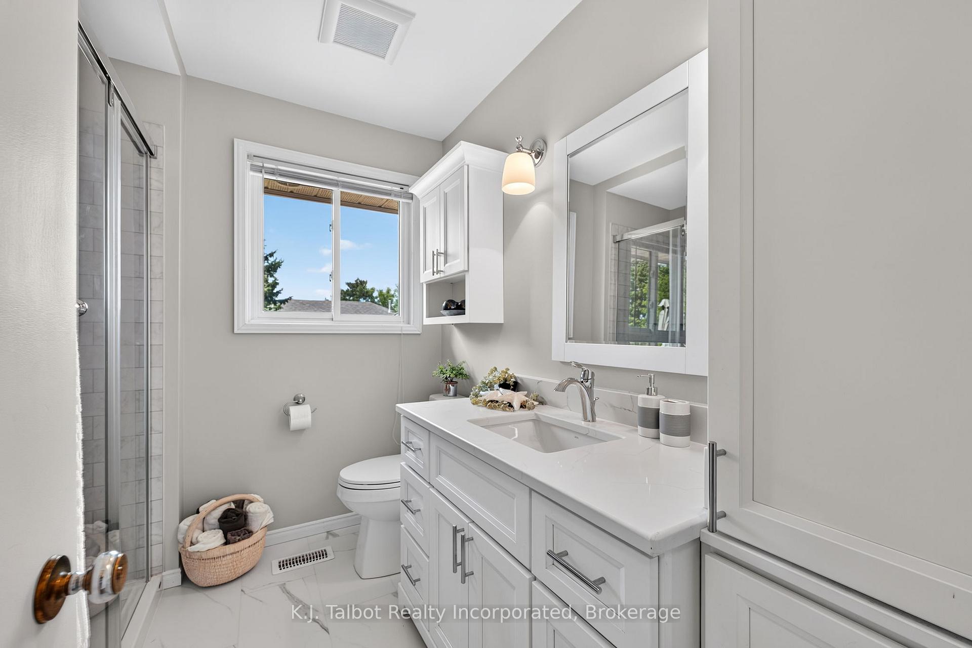 Photo 16 of 382 Huron Road, Goderich, Goderich (Town) — HOMEH