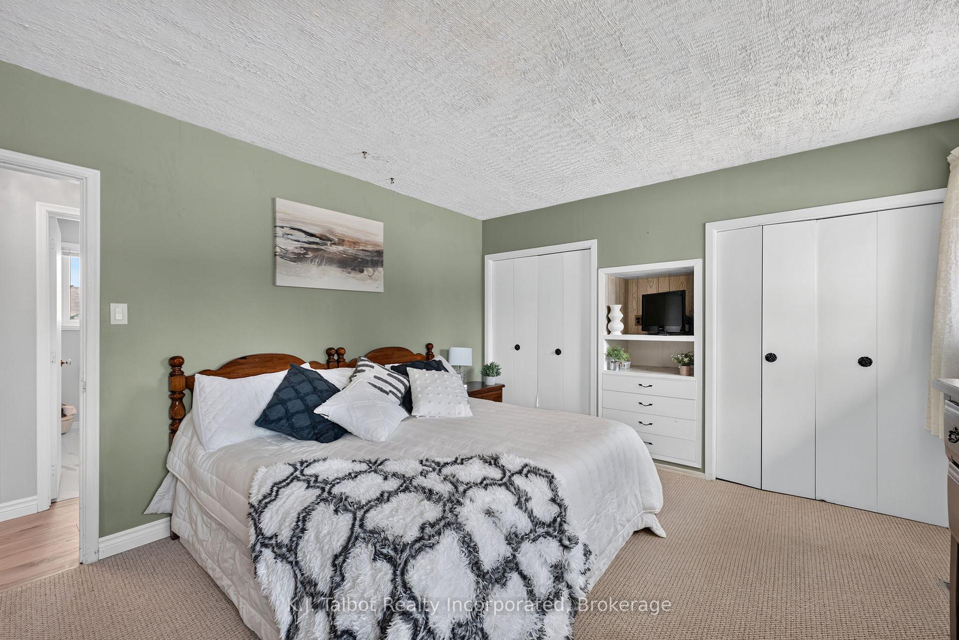 Photo 18 of 382 Huron Road, Goderich, Goderich (Town) — HOMEH