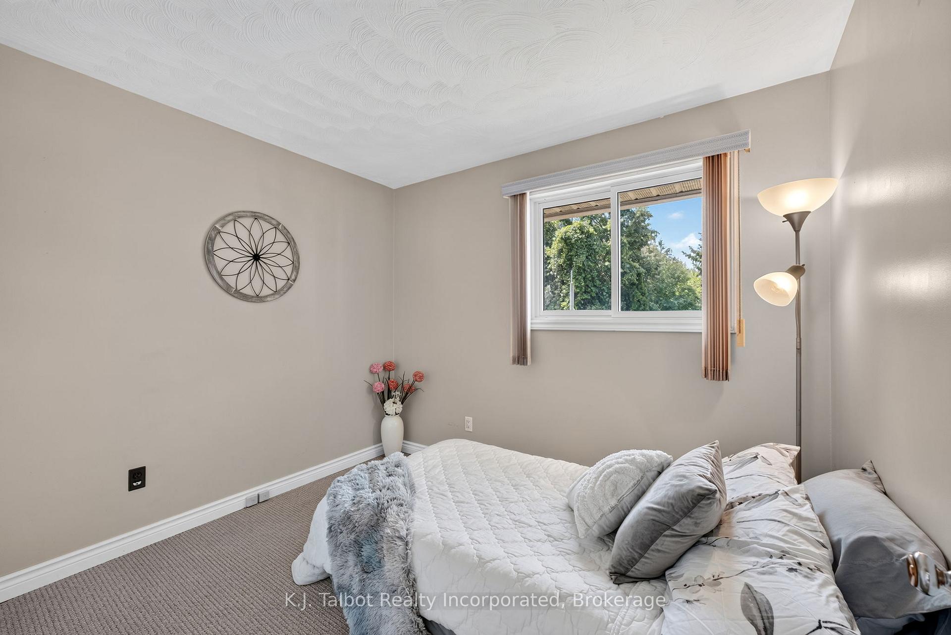 Photo 22 of 382 Huron Road, Goderich, Goderich (Town) — HOMEH