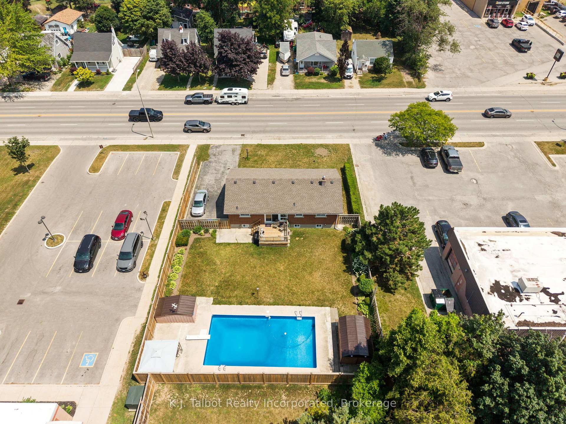 Photo 50 of 382 Huron Road, Goderich, Goderich (Town) — HOMEH