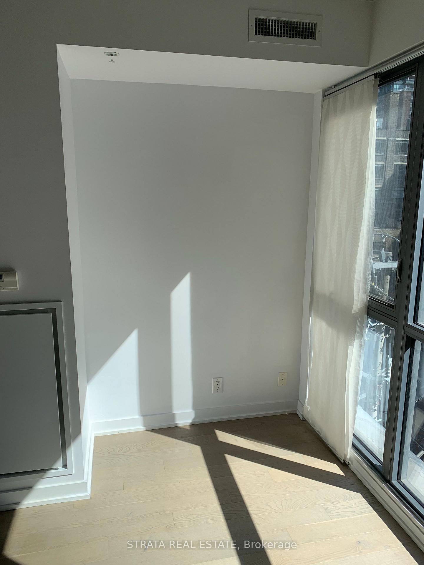 Photo 4 of Unit 411, 39 Brant Street, Toronto, Waterfront Communities — HOMEH