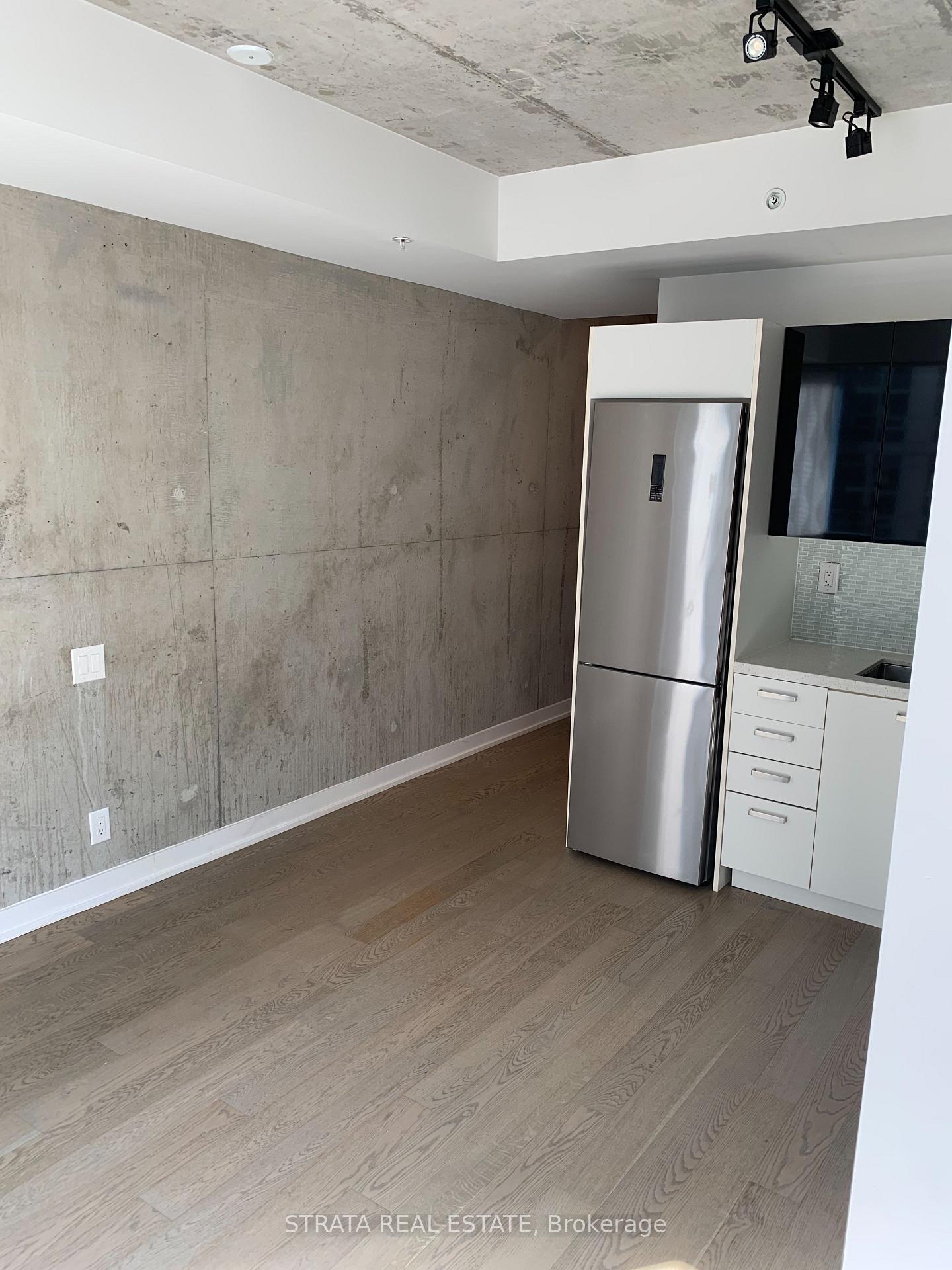 Photo 6 of Unit 411, 39 Brant Street, Toronto, Waterfront Communities — HOMEH