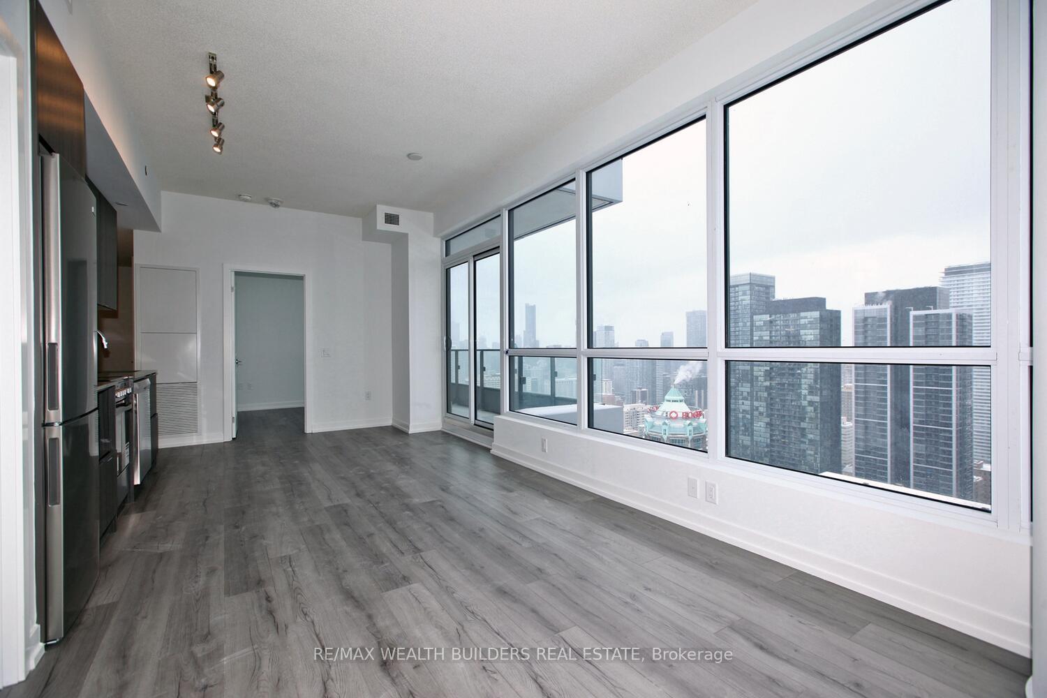 Photo 5 of Unit 3504, 395 Bloor Street E, Toronto, North St. James Town — HOMEH