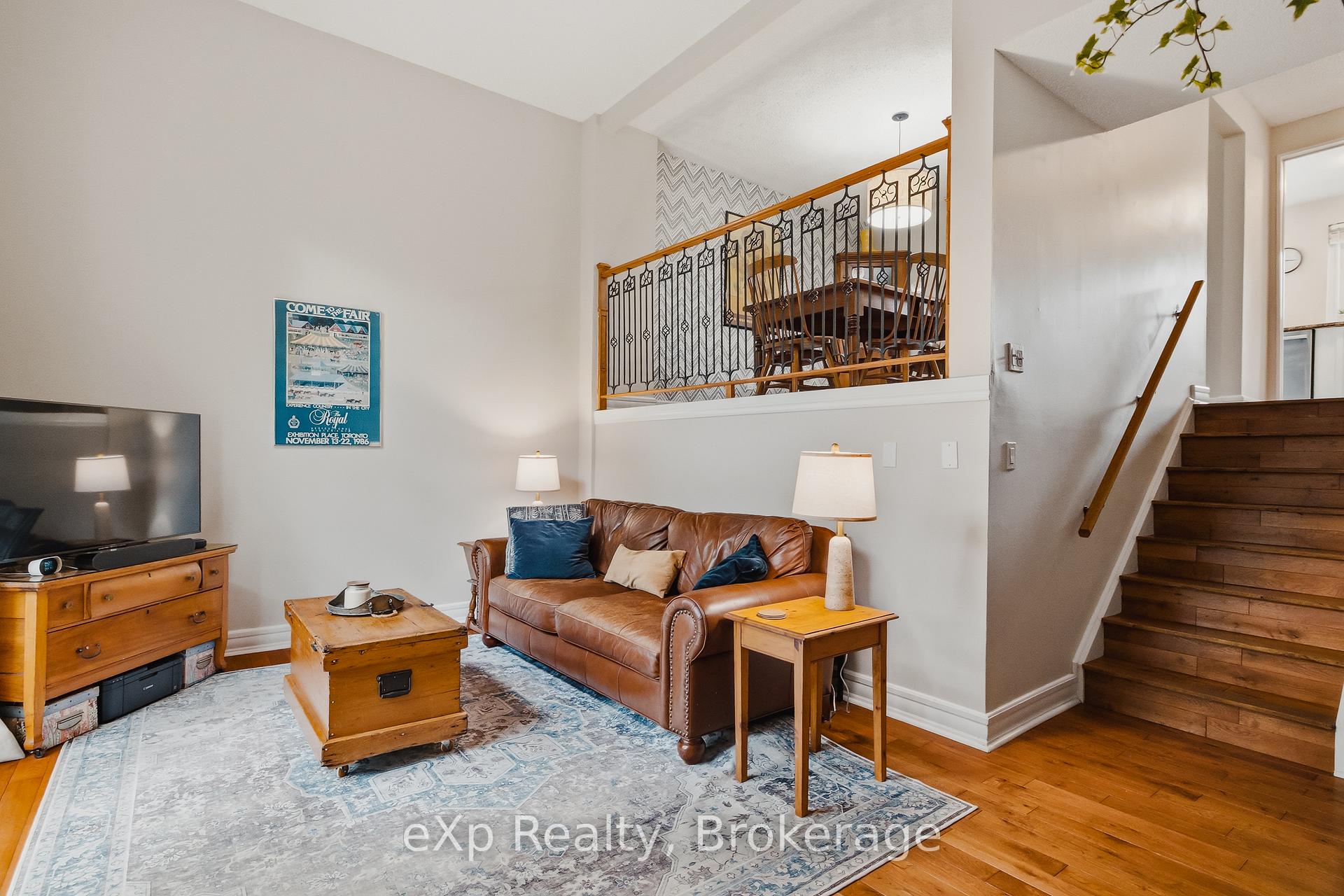 Photo 5 of Unit 4, 2 Worton Avenue, Guelph, Willow West/Sugarbush/West Acres — HOMEH