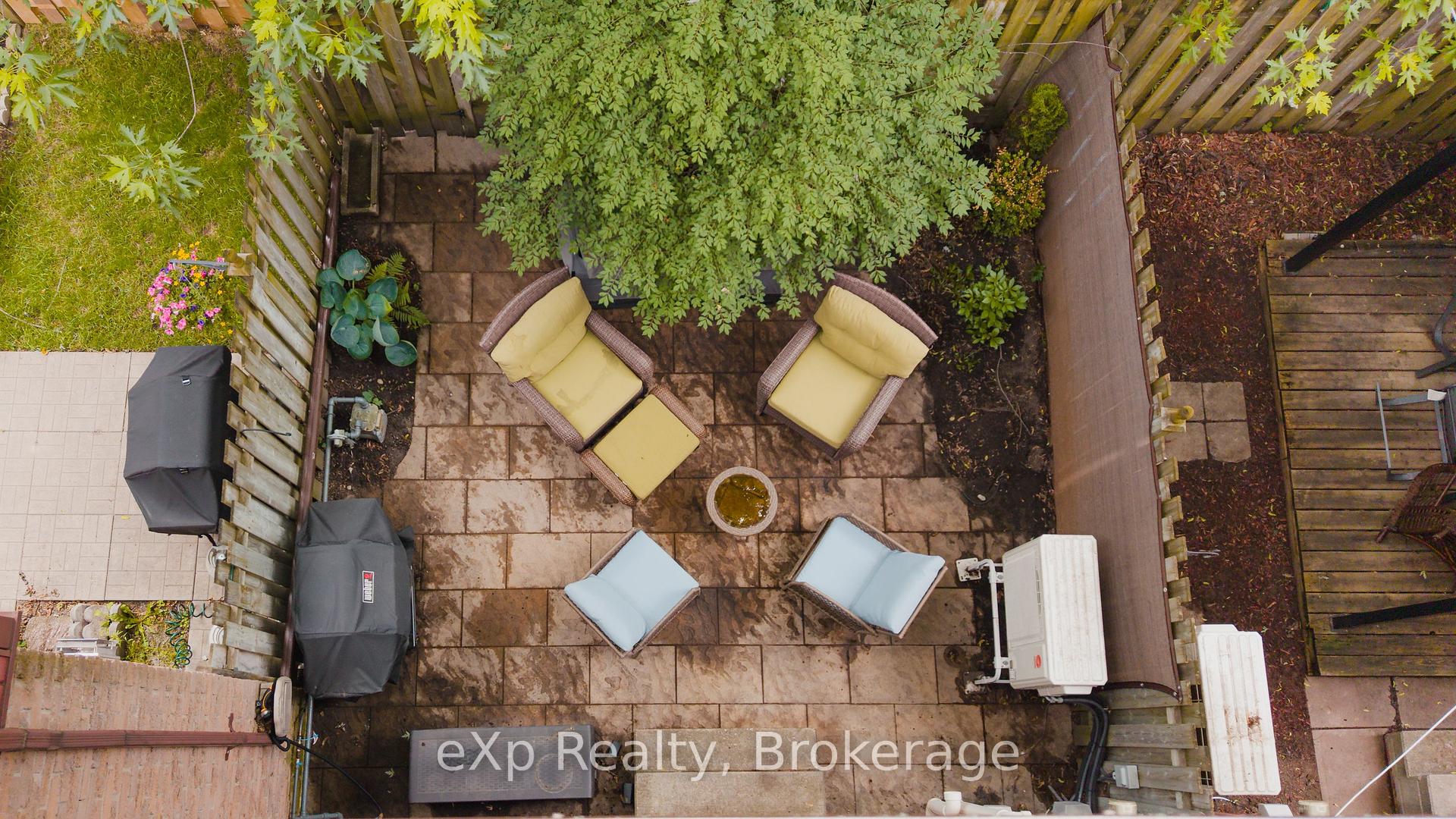 Photo 9 of Unit 4, 2 Worton Avenue, Guelph, Willow West/Sugarbush/West Acres — HOMEH