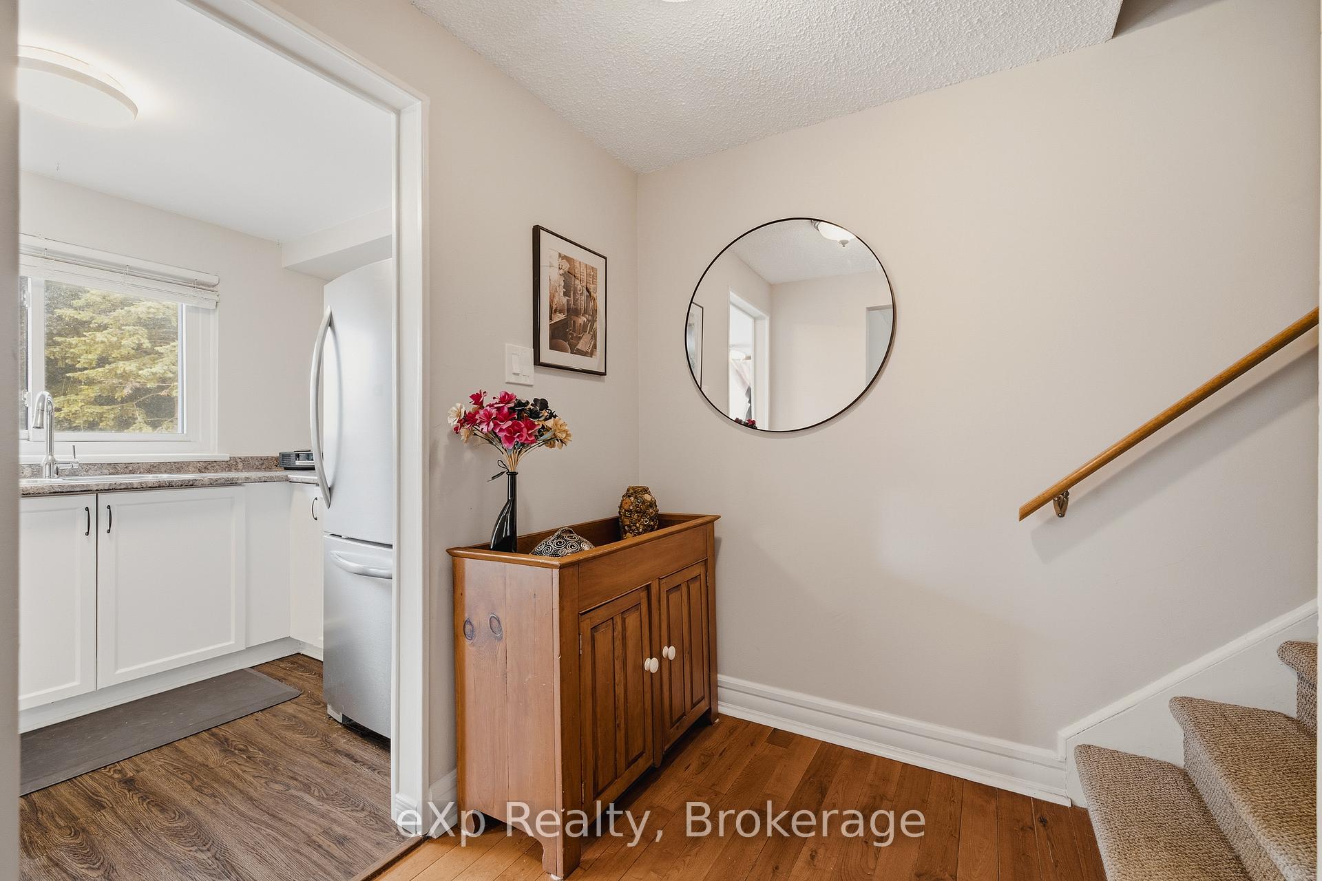 Photo 10 of Unit 4, 2 Worton Avenue, Guelph, Willow West/Sugarbush/West Acres — HOMEH