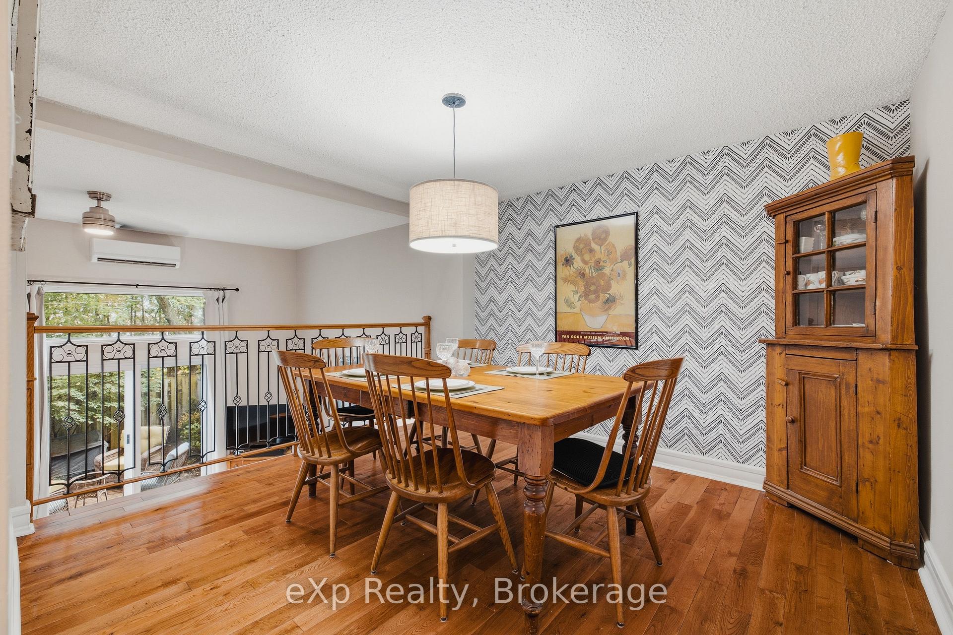 Photo 11 of Unit 4, 2 Worton Avenue, Guelph, Willow West/Sugarbush/West Acres — HOMEH