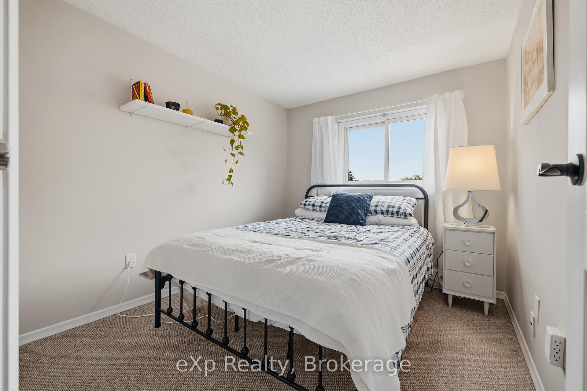 Photo 22 of Unit 4, 2 Worton Avenue, Guelph, Willow West/Sugarbush/West Acres — HOMEH