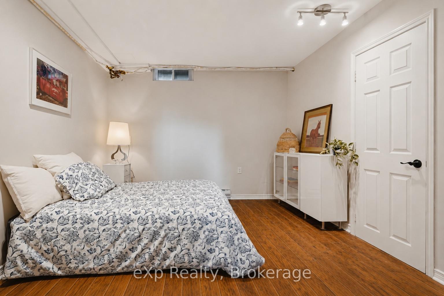 Photo 24 of Unit 4, 2 Worton Avenue, Guelph, Willow West/Sugarbush/West Acres — HOMEH