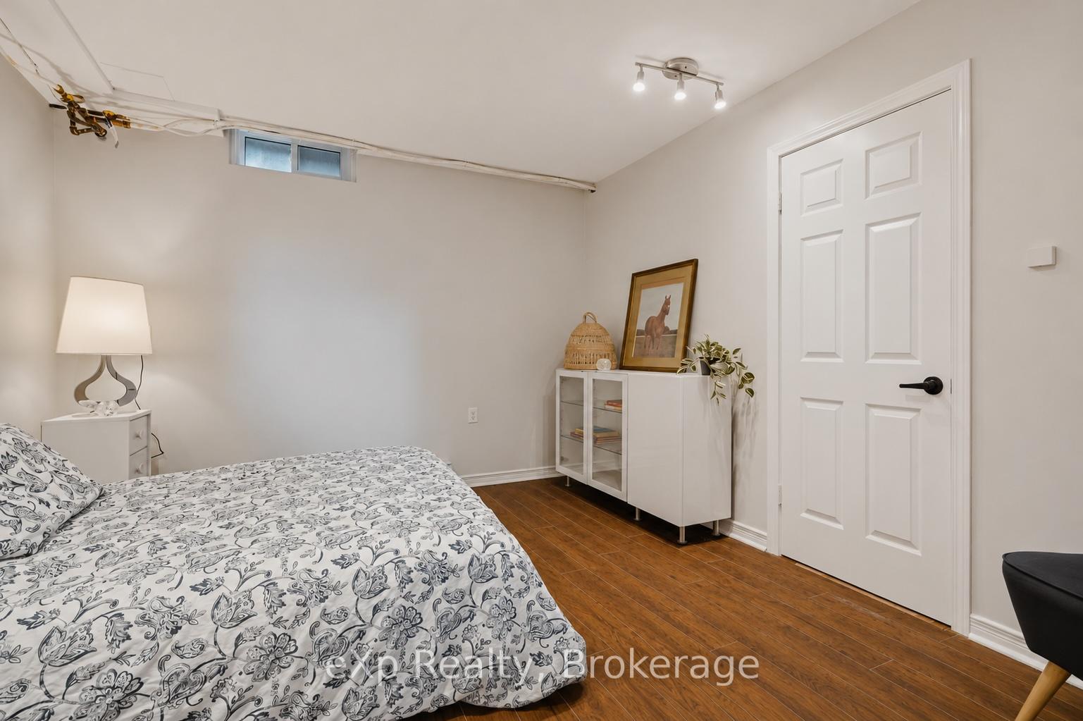Photo 25 of Unit 4, 2 Worton Avenue, Guelph, Willow West/Sugarbush/West Acres — HOMEH