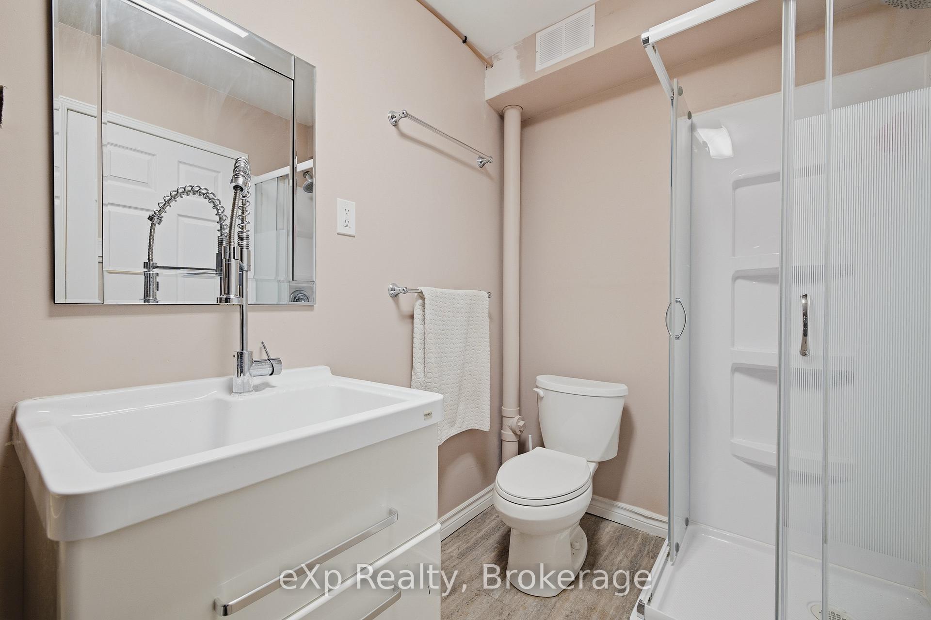 Photo 26 of Unit 4, 2 Worton Avenue, Guelph, Willow West/Sugarbush/West Acres — HOMEH