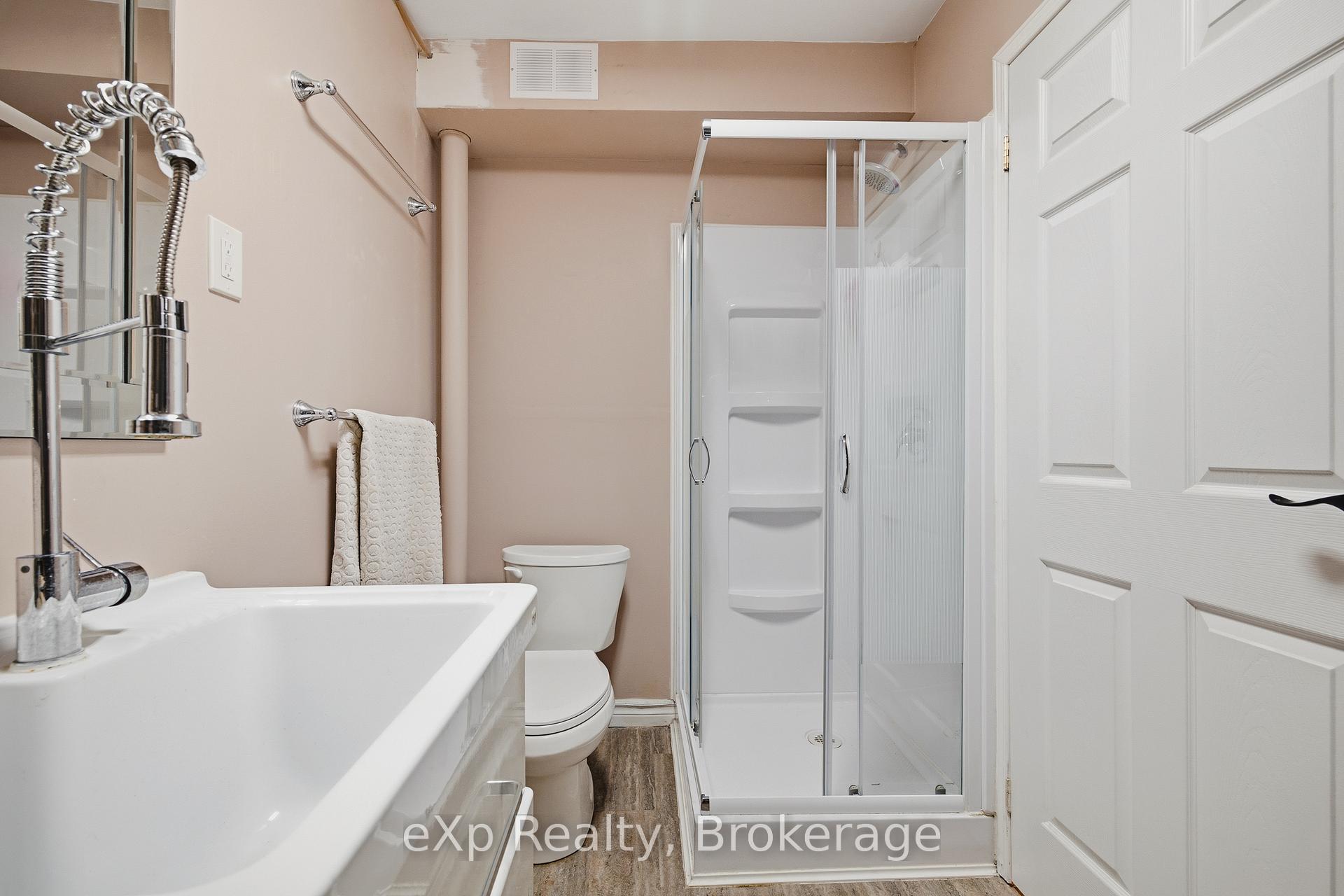 Photo 27 of Unit 4, 2 Worton Avenue, Guelph, Willow West/Sugarbush/West Acres — HOMEH