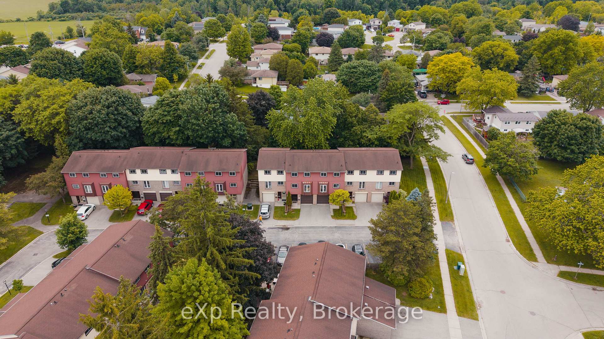 Photo 30 of Unit 4, 2 Worton Avenue, Guelph, Willow West/Sugarbush/West Acres — HOMEH