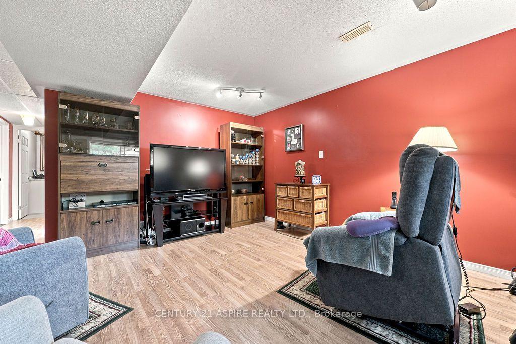 Photo 24 of 23 Cardinal Crescent, Petawawa, Petawawa — HOMEH