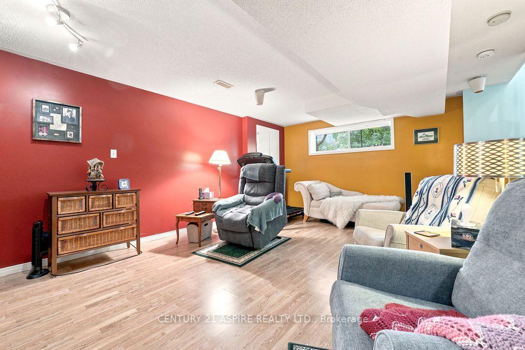 Photo 25 of 23 Cardinal Crescent, Petawawa, Petawawa — HOMEH