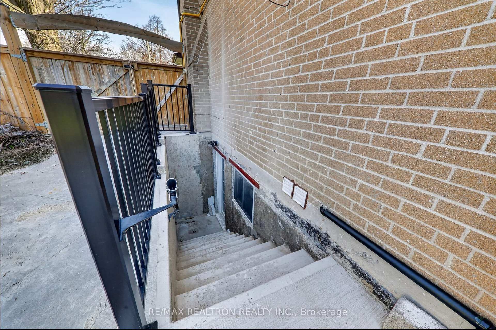 Photo 4 of Unit Basement, 20 Ivy Green Crescent, Scarborough, Morningside — HOMEH