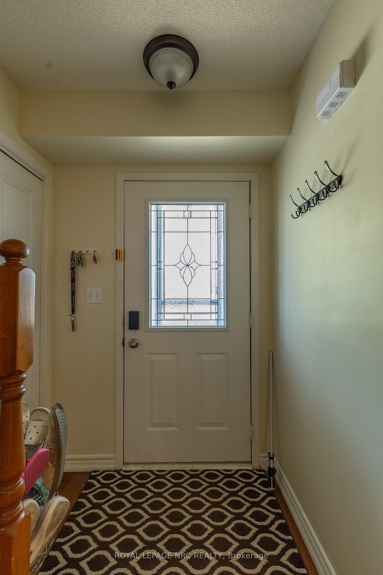 Photo 2 of 215 Windsor Street, Welland, Broadway — HOMEH