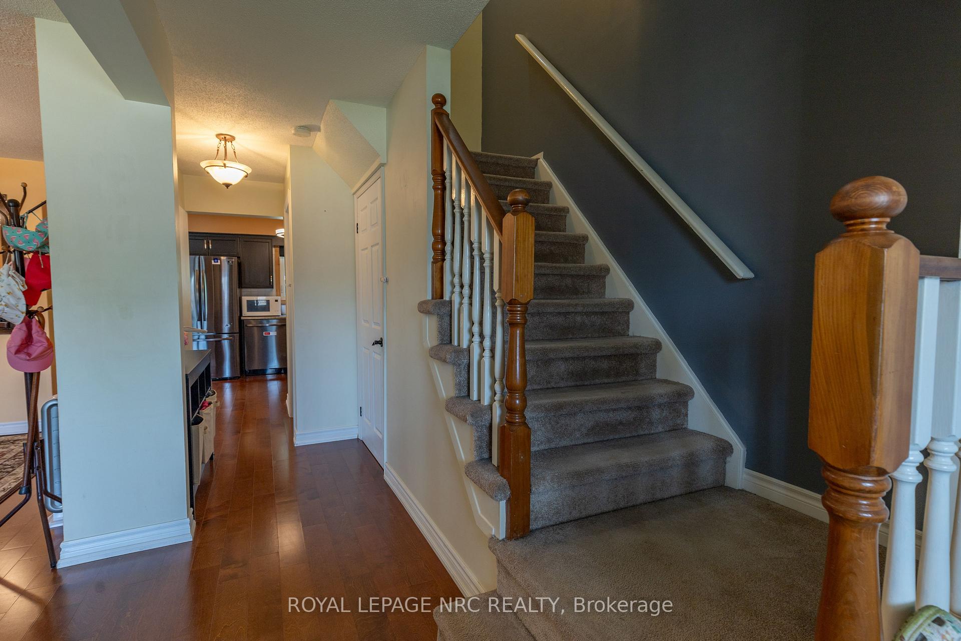 Photo 4 of 215 Windsor Street, Welland, Broadway — HOMEH